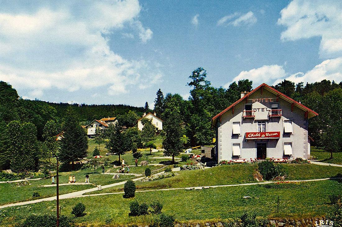 1955 - L'Hotel CHalet de Warren accueille les touristes et les amateurs de mini-golf
