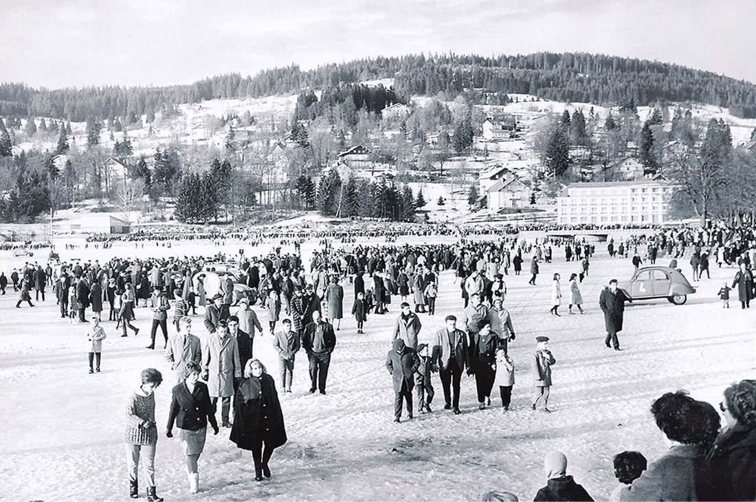 1963 - Foule et Gymkana sur le lac gelé de Gérardmer