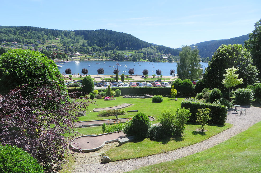 Chalet de warren - Location Pedalo - Vue sur le parc et le lac