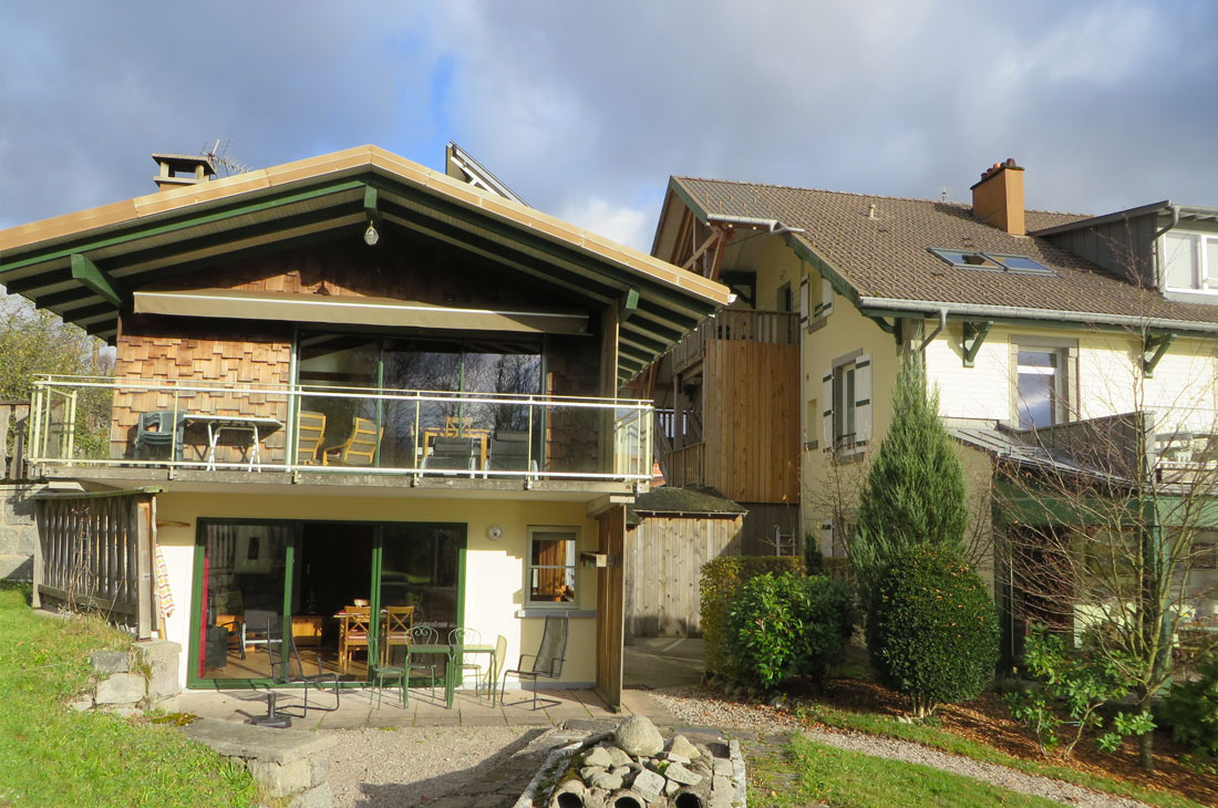 Chalet de warren - terrasse du studio Le Golf orientée ouest