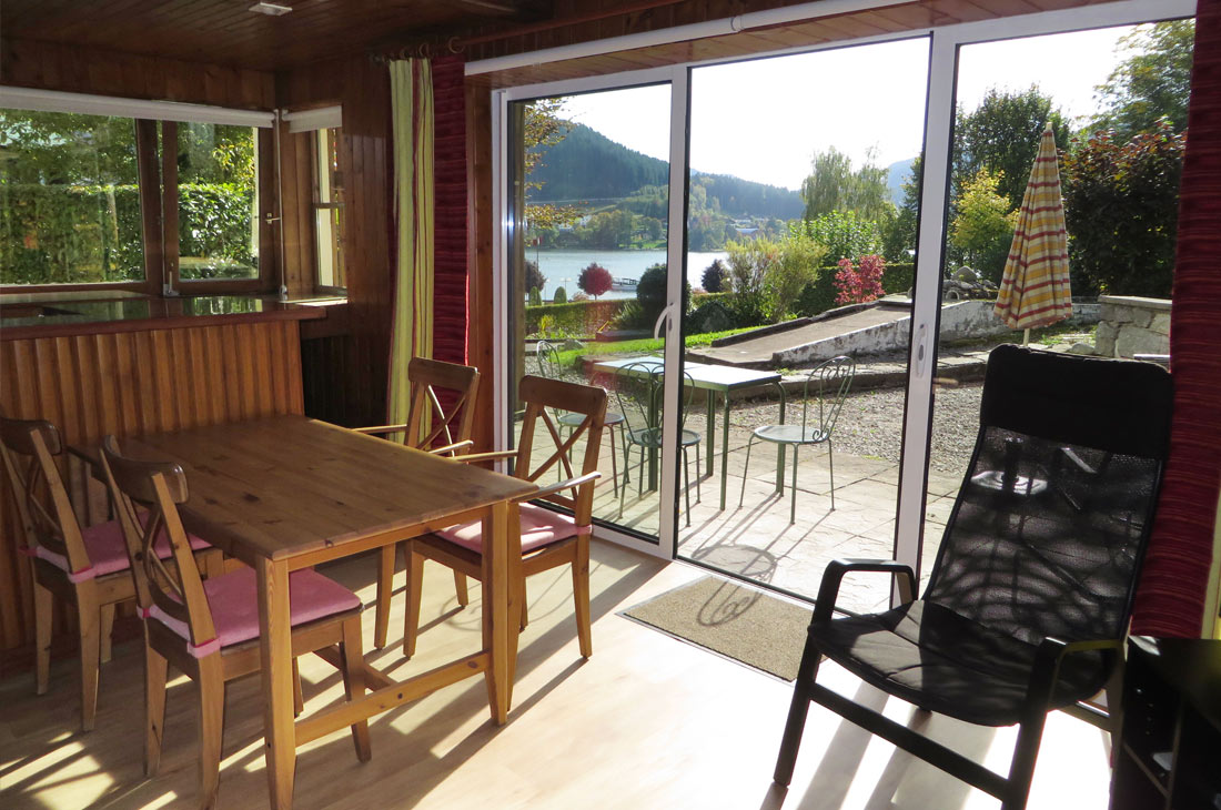 Le Chalet de Warren - location vacances avec terrasse et vue sur le lac